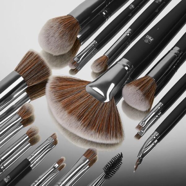 BH Cosmetics Studio Pro Makeup Brush